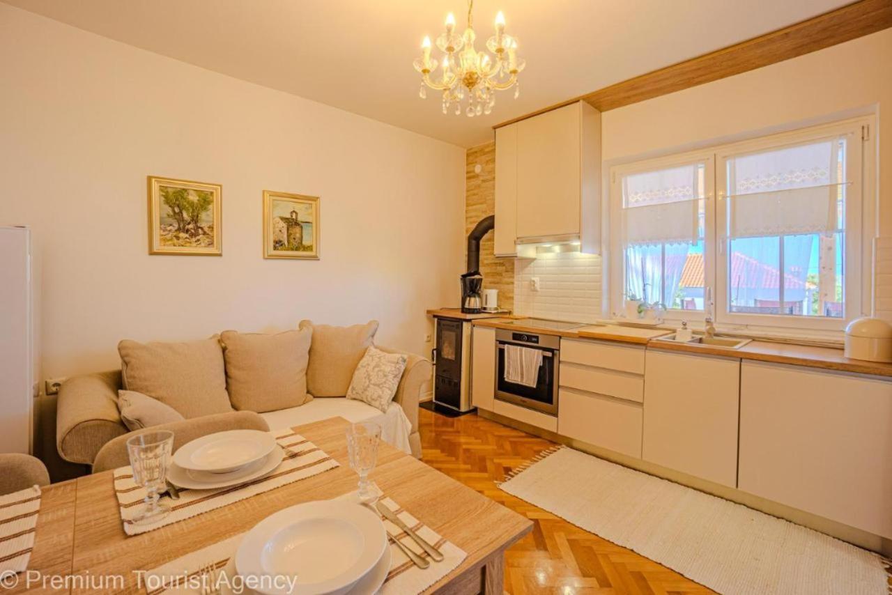 Sunset Apartment With Sea View Povljana Εξωτερικό φωτογραφία